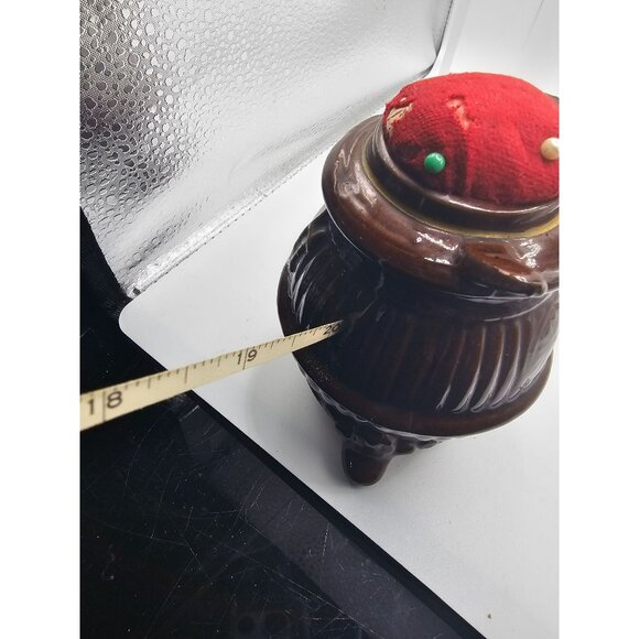 Vintage Souvenir Brown‎ Six Flags Pot Pin Cushion With Retractable Tape Measure - Picture 4 of 11